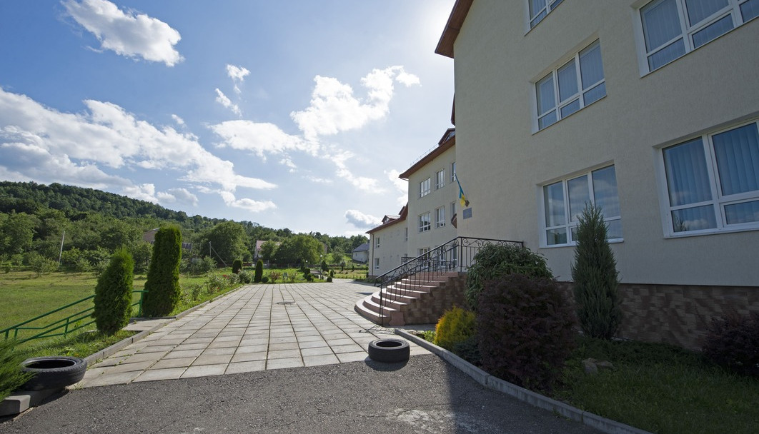 с.Вороняки. Загальноосвітня школа