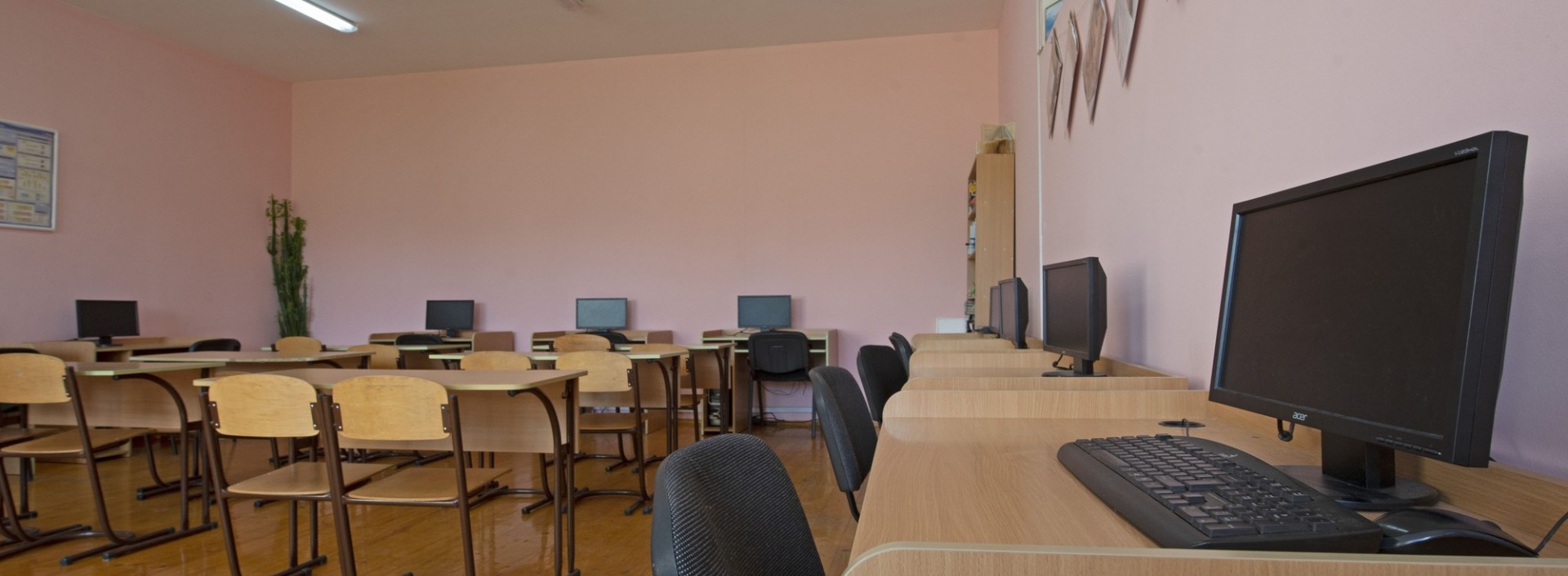 Школа, с.Вороняки 