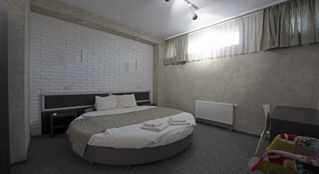 Львів. Готель”Пальма”