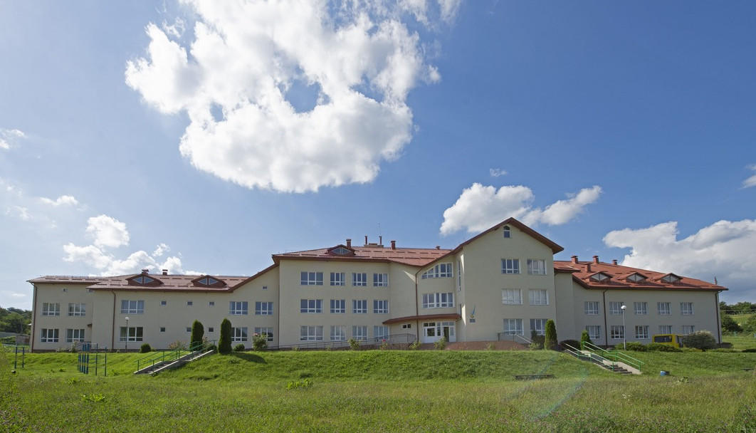 с.Вороняки. Загальноосвітня школа