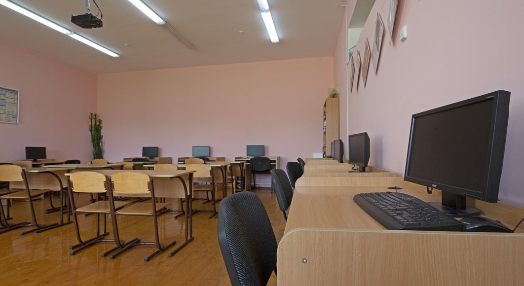 с.Вороняки. Загальноосвітня школа