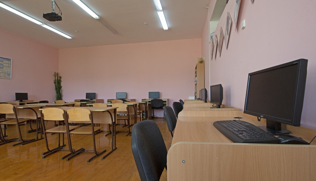 с.Вороняки. Загальноосвітня школа