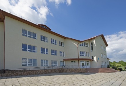 с.Вороняки. Загальноосвітня школа