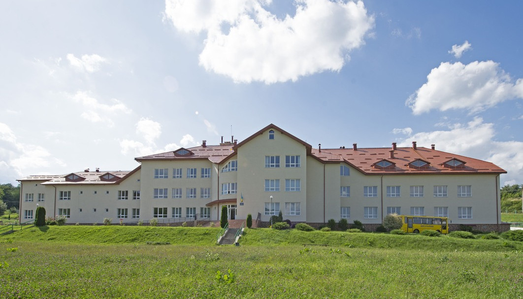 с.Вороняки. Загальноосвітня школа